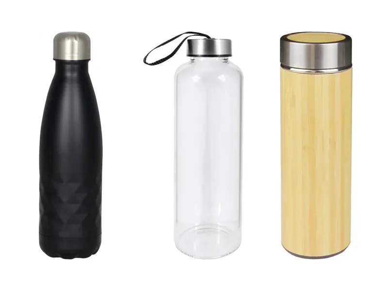 Logolu matara modelleri: siyah Pirizo 500 ml vakumlu çelik termos matara, Simetri 500 ml borosilikat cam matara ve Emo 450 ml bambu termos matara