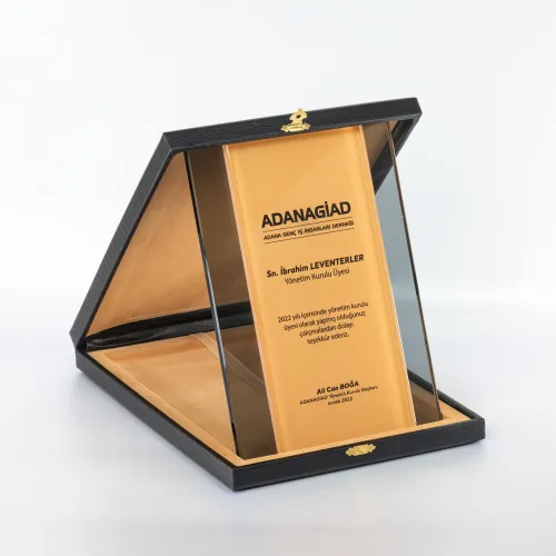 Kutulu Altın Rengi Kristal Plaket