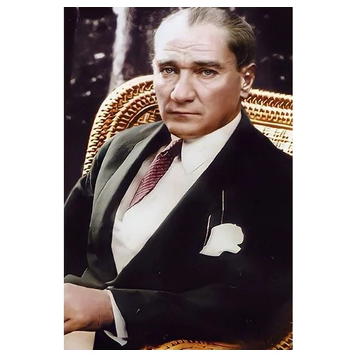Hasır Koltukta Atatürk Poster Bayrağı